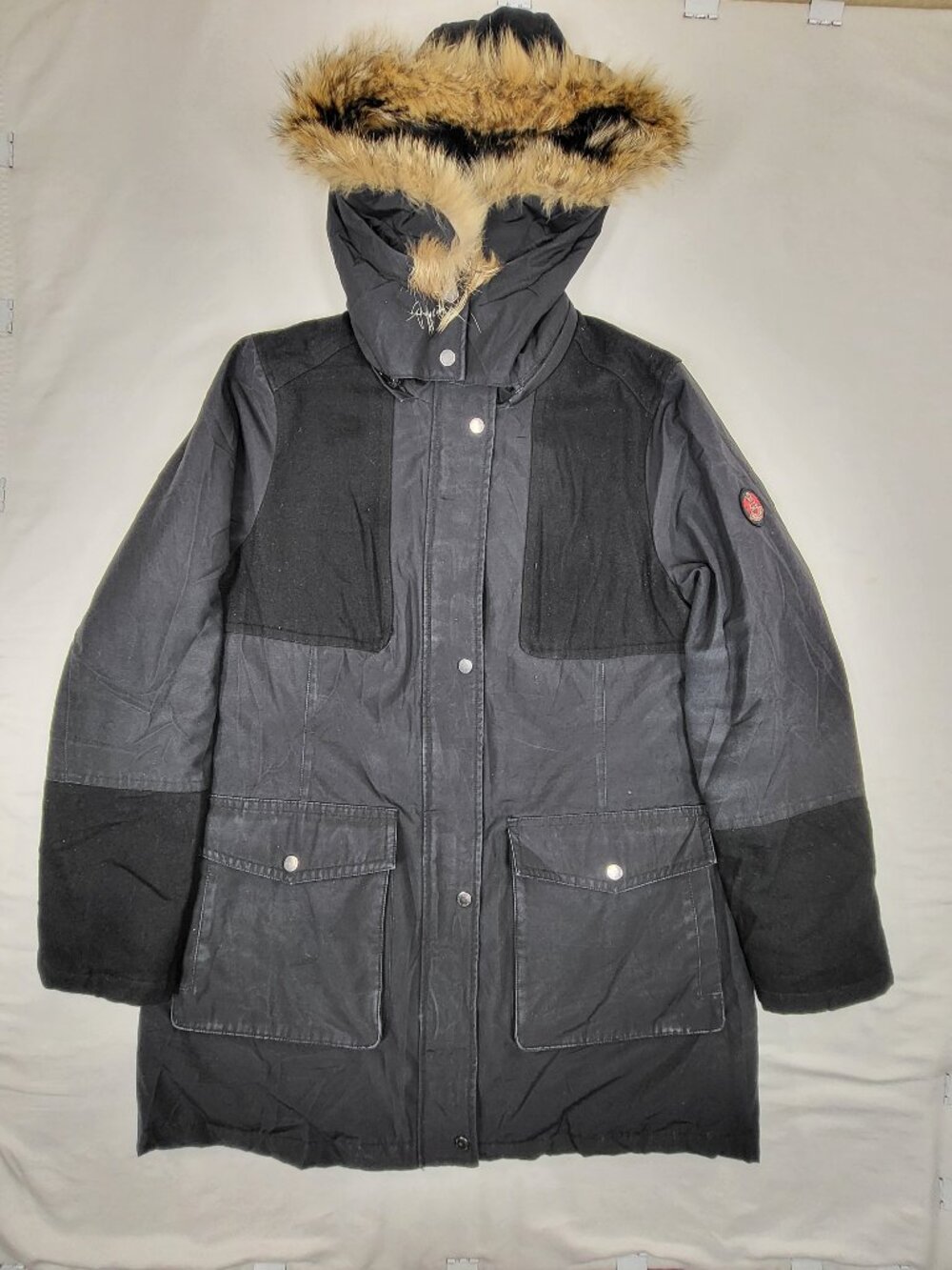Pendleton Womens Down Parka Coat Medium Black Real Fur Hood Plaid Lined